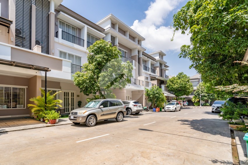 4 Bedroom Link Villa For Sale - Borey Peng Huoth, Project Rosato, Beoung Snor, Phnom Penh