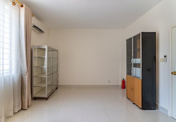 4 Bedroom LA Link Villa For Rent - Borey Peng Huoth, Project Rosato, Beoung Snor, Phnom Penh thumbnail