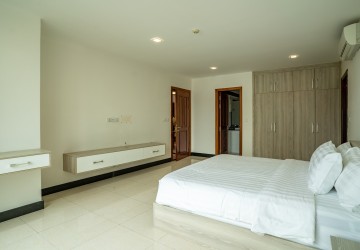 2 Bedroom Serviced Apartment For Rent - BKK3, Phnom Penh thumbnail