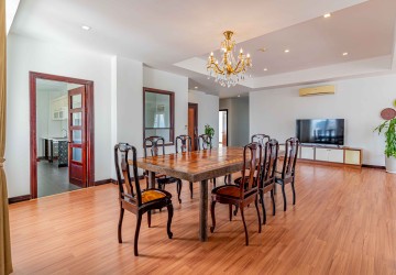 4 Bedroom Serviced Penthouse For Rent - Tonle Bassac, Phnom Penh thumbnail