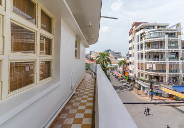 Renovated 1 Bedroom Apartment For Rent - Daun Penh, Phnom Penh thumbnail