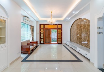 4 Bedroom Villa For Rent - Bassac Garden City, Tonle Bassac, Phnom Penh thumbnail