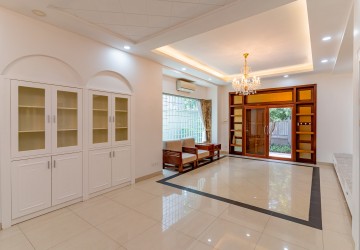 4 Bedroom Villa For Rent - Bassac Garden City, Tonle Bassac, Phnom Penh thumbnail