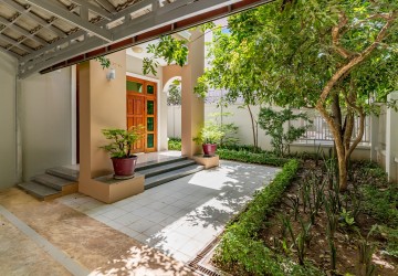 4 Bedroom Villa For Rent - Bassac Garden City, Tonle Bassac, Phnom Penh thumbnail