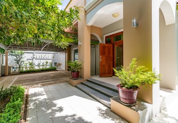 4 Bedroom Villa For Rent - Bassac Garden City, Tonle Bassac, Phnom Penh thumbnail