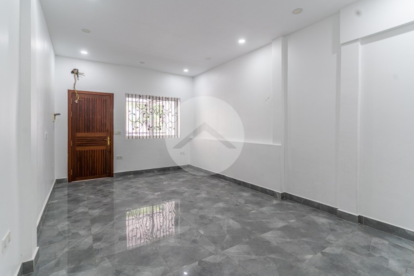 5 Bedroom Shophouse For Rent - Chey Chumneah, Phnom Penh