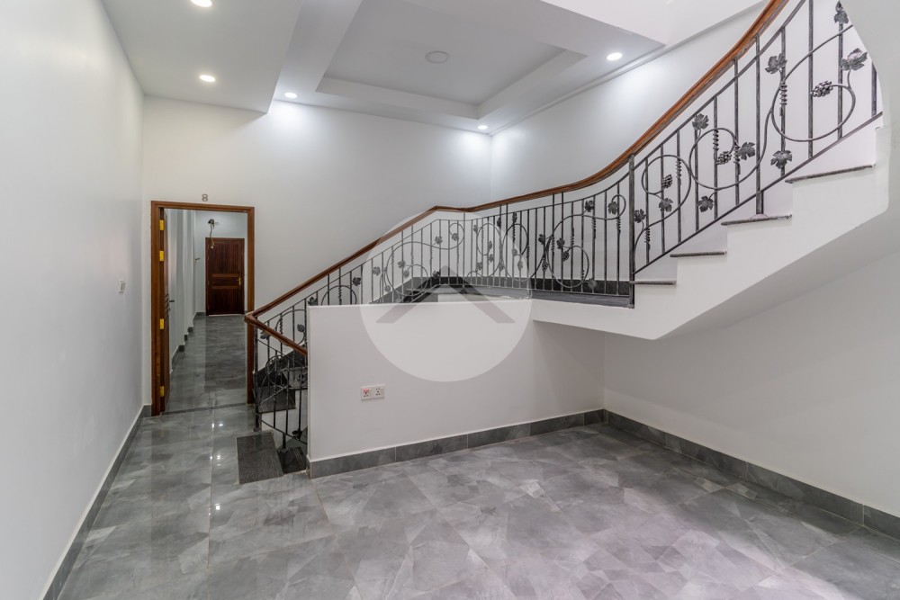5 Bedroom Shophouse For Rent - Chey Chumneah, Phnom Penh - Image 12