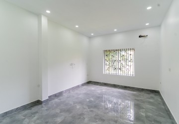 5 Bedroom Shophouse For Rent - Chey Chumneah, Phnom Penh thumbnail