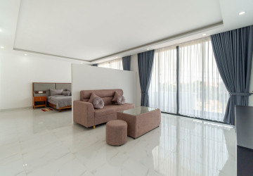 4 Bedroom Commercial Shophouse For Rent - Ring Road, Sangkat Siem Reap, Siem Reap thumbnail