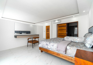 4 Bedroom Commercial Shophouse For Rent - Ring Road, Sangkat Siem Reap, Siem Reap thumbnail