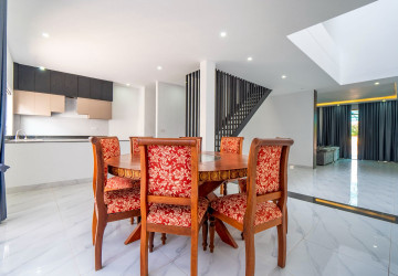 4 Bedroom Commercial Shophouse For Rent - Ring Road, Sangkat Siem Reap, Siem Reap thumbnail