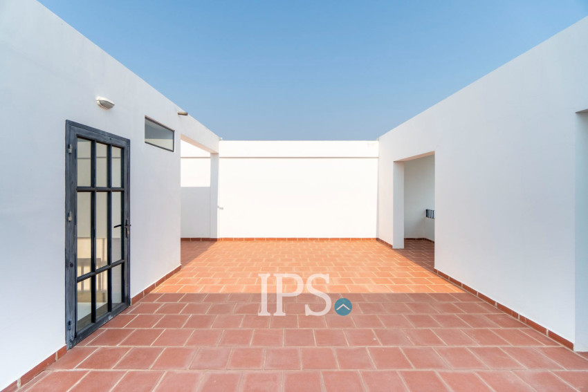 4 Bedroom Commercial Shophouse For Rent - Ring Road, Sangkat Siem Reap, Siem Reap