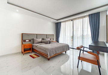 4 Bedroom Commercial Shophouse For Rent - Ring Road, Sangkat Siem Reap, Siem Reap thumbnail