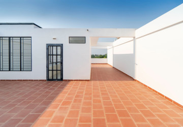 4 Bedroom Commercial Shophouse For Rent - Ring Road, Sangkat Siem Reap, Siem Reap thumbnail