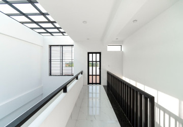 4 Bedroom Commercial Shophouse For Rent - Ring Road, Sangkat Siem Reap, Siem Reap thumbnail