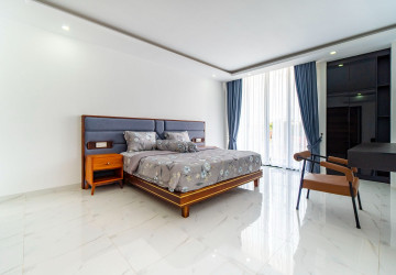 4 Bedroom Commercial Shophouse For Rent - Ring Road, Sangkat Siem Reap, Siem Reap thumbnail