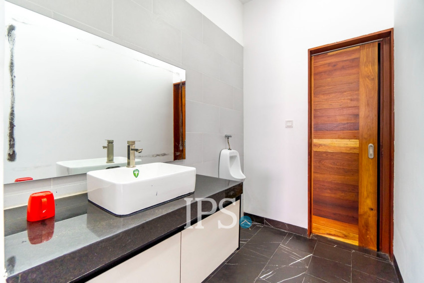 4 Bedroom Commercial Shophouse For Rent - Ring Road, Sangkat Siem Reap, Siem Reap