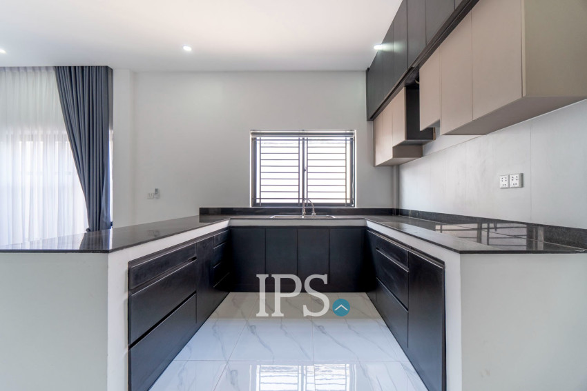 4 Bedroom Commercial Shophouse For Rent - Ring Road, Sangkat Siem Reap, Siem Reap