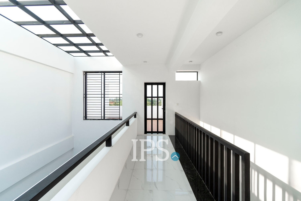 4 Bedroom Commercial Shophouse For Rent - Ring Road, Sangkat Siem Reap, Siem Reap - Image 30