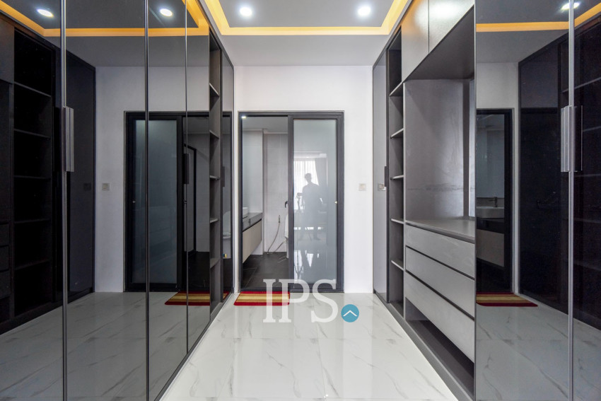 4 Bedroom Commercial Shophouse For Rent - Ring Road, Sangkat Siem Reap, Siem Reap