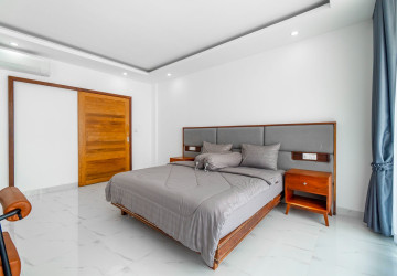 4 Bedroom Commercial Shophouse For Rent - Ring Road, Sangkat Siem Reap, Siem Reap thumbnail