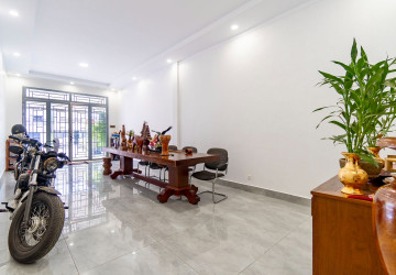 4 Bedroom Shophouse For Rent - Svay Dangkum, Siem Reap thumbnail