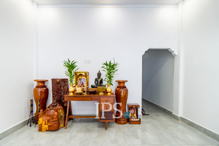 4 Bedroom Shophouse For Rent - Svay Dangkum, Siem Reap