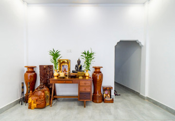 4 Bedroom Shophouse For Rent - Svay Dangkum, Siem Reap thumbnail