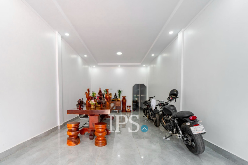 4 Bedroom Shophouse For Rent - Svay Dangkum, Siem Reap