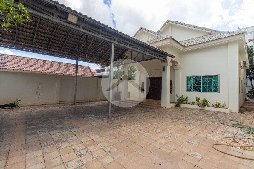 8 Bedroom Villa For Sale - Slor Kram , Siem Reap