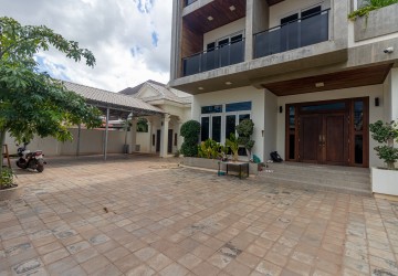 8 Bedroom Villa For Sale - Slor Kram , Siem Reap thumbnail