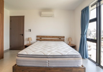 3 Bedroom Serviced Apartment For Rent - Tonle Bassac, Phnom Penh thumbnail