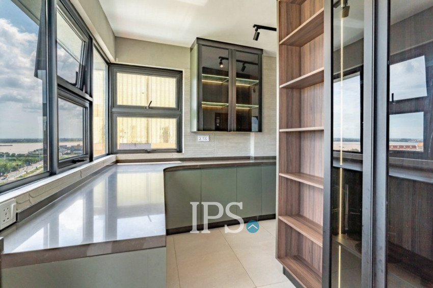 3 Bedroom Serviced Apartment For Rent - Tonle Bassac, Phnom Penh