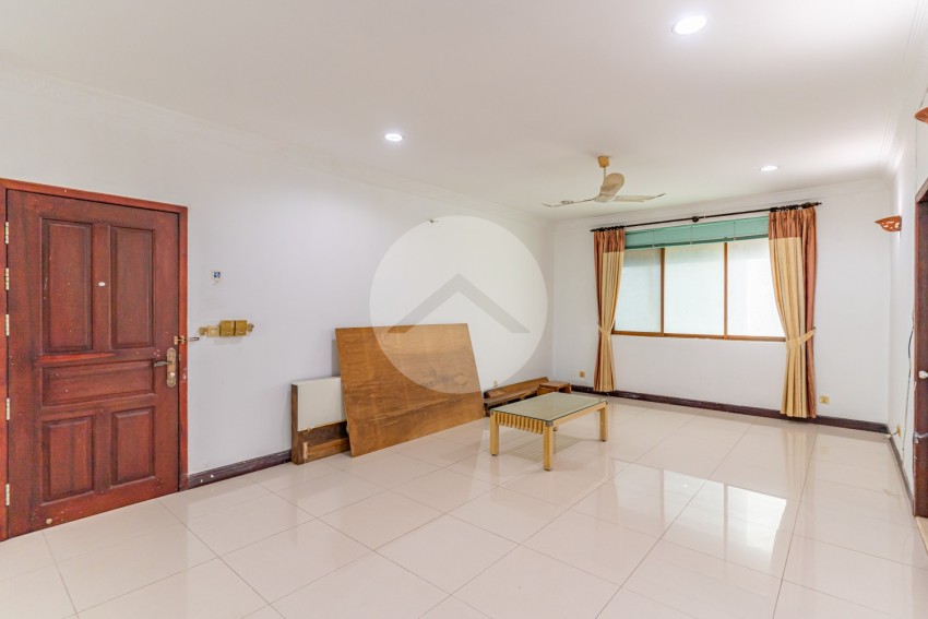 2 Bedroom Apartment For Rent - BKK1, Phnom Penh