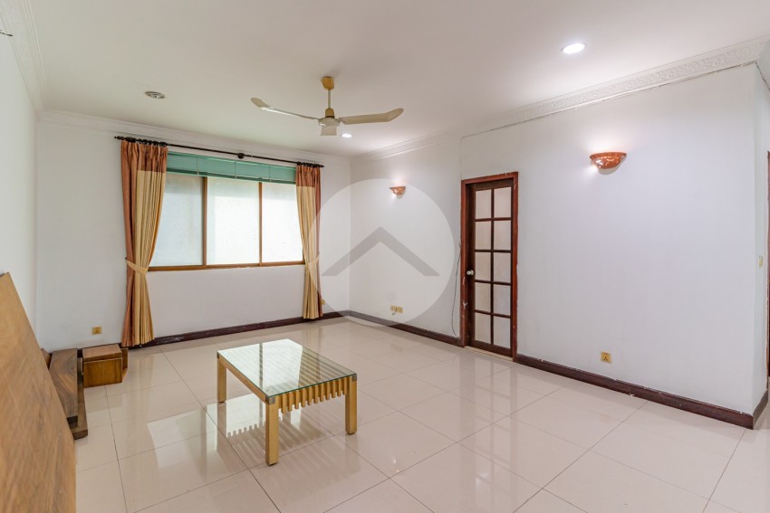 2 Bedroom Apartment For Rent - BKK1, Phnom Penh