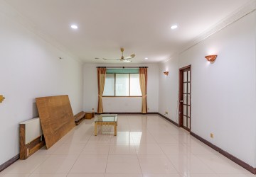 2 Bedroom Apartment For Rent - BKK1, Phnom Penh thumbnail