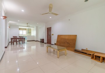 2 Bedroom Apartment For Rent - BKK1, Phnom Penh thumbnail