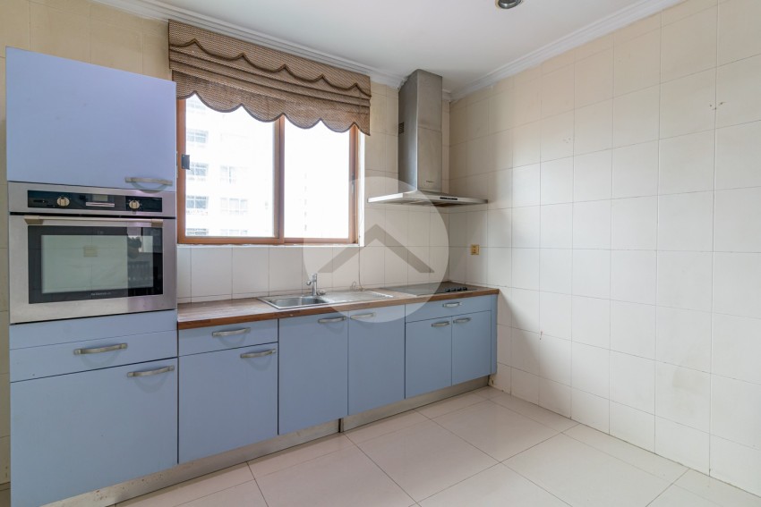 2 Bedroom Apartment For Rent - BKK1, Phnom Penh