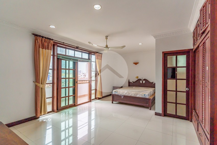 2 Bedroom Apartment For Rent - BKK1, Phnom Penh