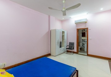 5 Bedroom Villa For Rent - Bassac Garden City, Tonle Bassac, Phnom Penh thumbnail
