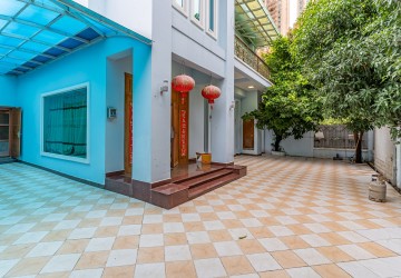 5 Bedroom Villa For Rent - Bassac Garden City, Tonle Bassac, Phnom Penh thumbnail