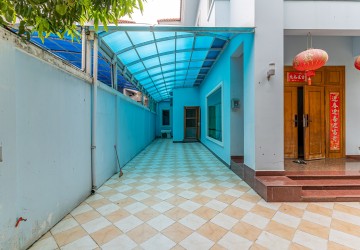 5 Bedroom Villa For Rent - Bassac Garden City, Tonle Bassac, Phnom Penh thumbnail