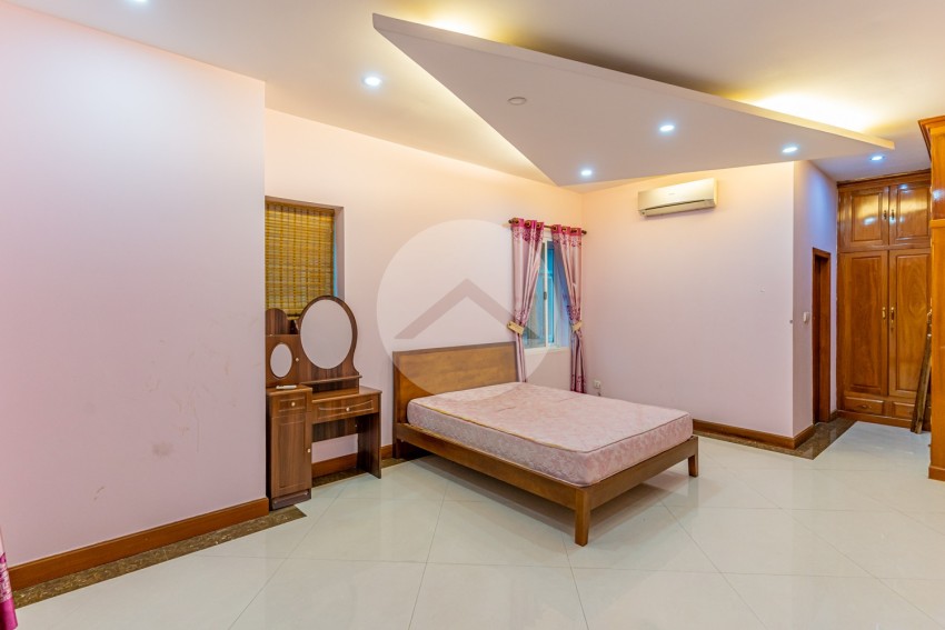 5 Bedroom Villa For Rent - Bassac Garden City, Tonle Bassac, Phnom Penh