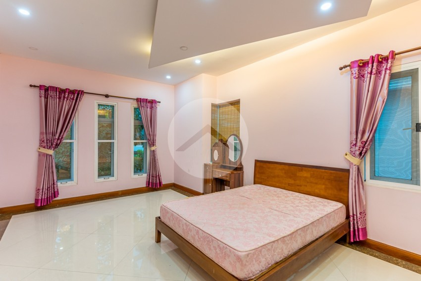 5 Bedroom Villa For Rent - Bassac Garden City, Tonle Bassac, Phnom Penh