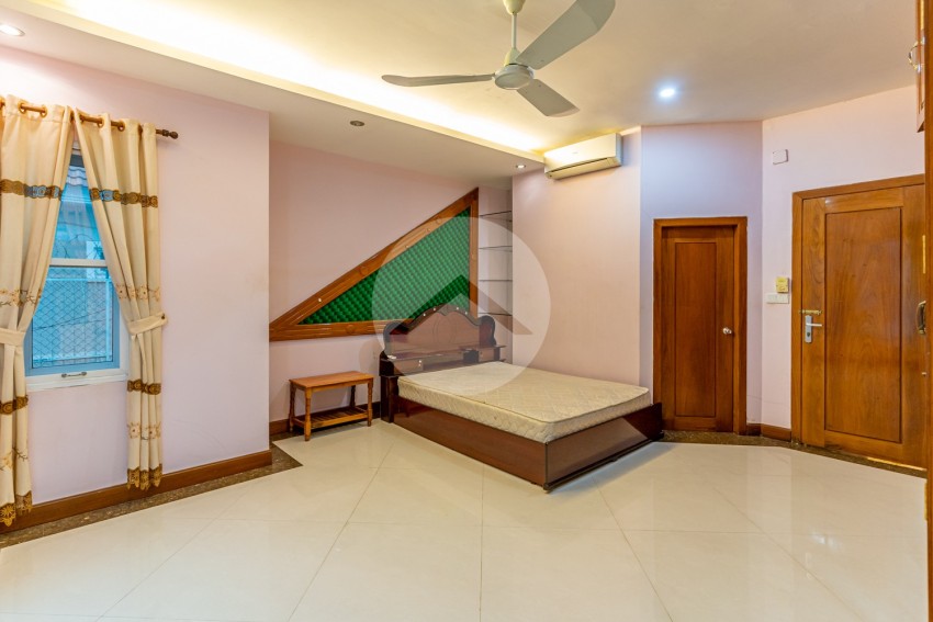 5 Bedroom Villa For Rent - Bassac Garden City, Tonle Bassac, Phnom Penh