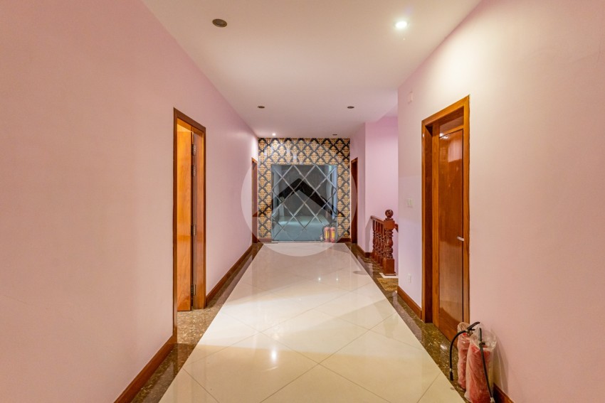 5 Bedroom Villa For Rent - Bassac Garden City, Tonle Bassac, Phnom Penh