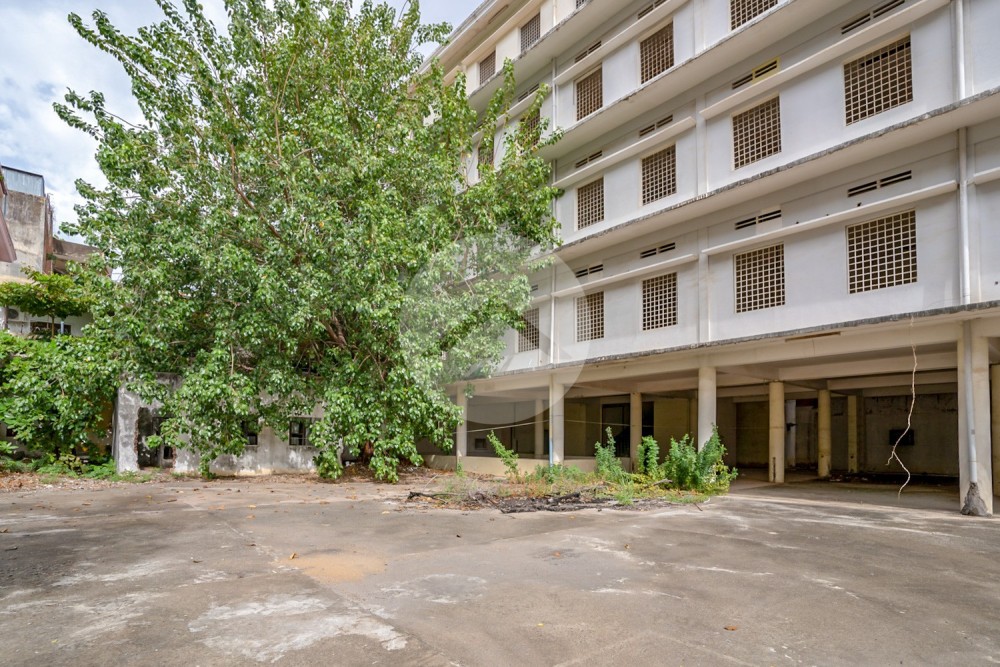 Prime Location 7,551 Sqm Land and Building For Rent - Monorom, Phnom Penh - Image 17