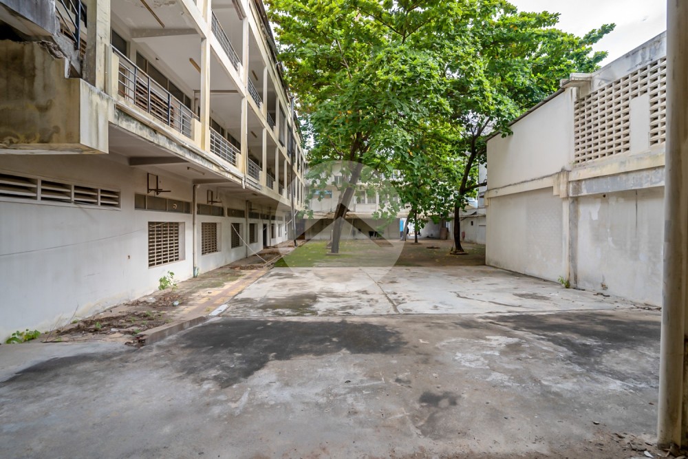 Prime Location 7,551 Sqm Land and Building For Rent - Monorom, Phnom Penh - Image 14