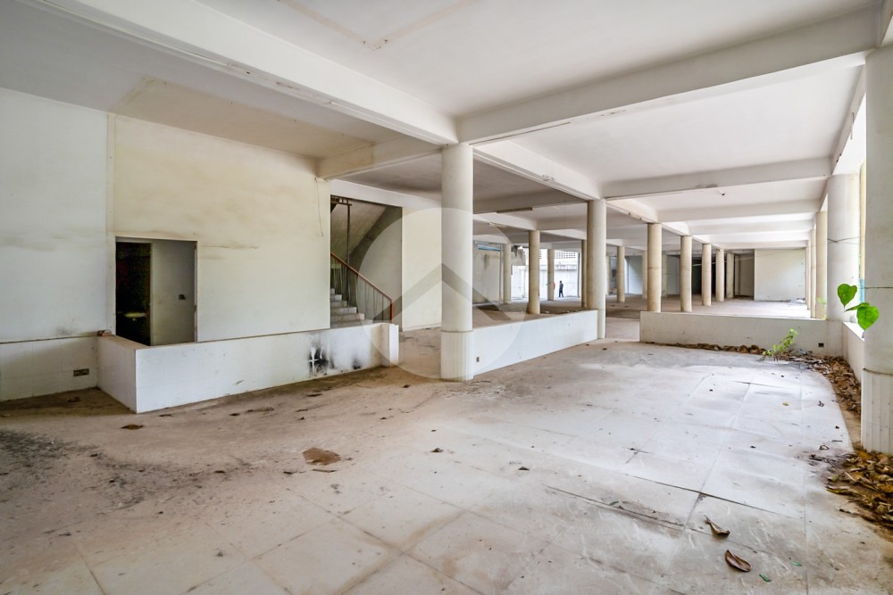 Prime Location 7,551 Sqm Land and Building For Rent - Monorom, Phnom Penh - Image 19