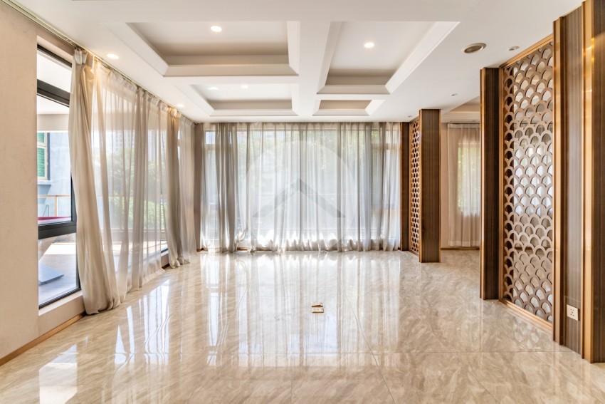 577 Sqm Commercial Villa For Rent - BKK1, Phnom Penh